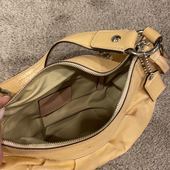 Coach patent leather hobo bag - Picture 5 of 8